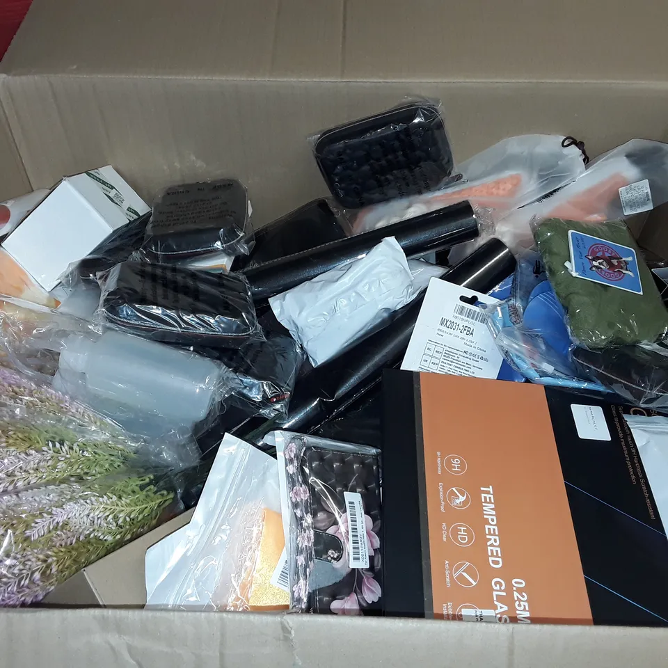 LARGE QUANTITY OF ASSORTED HOUSEHOLD ITEMS TO INCLUDE IPAD PRO 12.9" SCREEN PROTECTORS, FOLDABLE EARMUFFS, FACE MASKS AND BOXED BELT