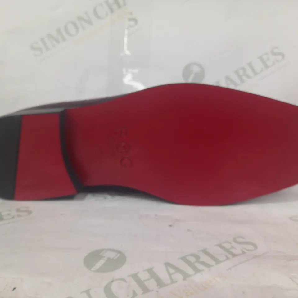 BOXED PAIR OF BOG LUXURY SLIP ON LOW HEEL SHOES IN BLOOD RED EU SIZE 42