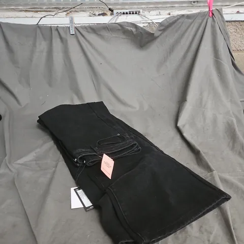 PRETTYLITTLETHING TALL BLACK WIDE-LEG JEANS – UK 8