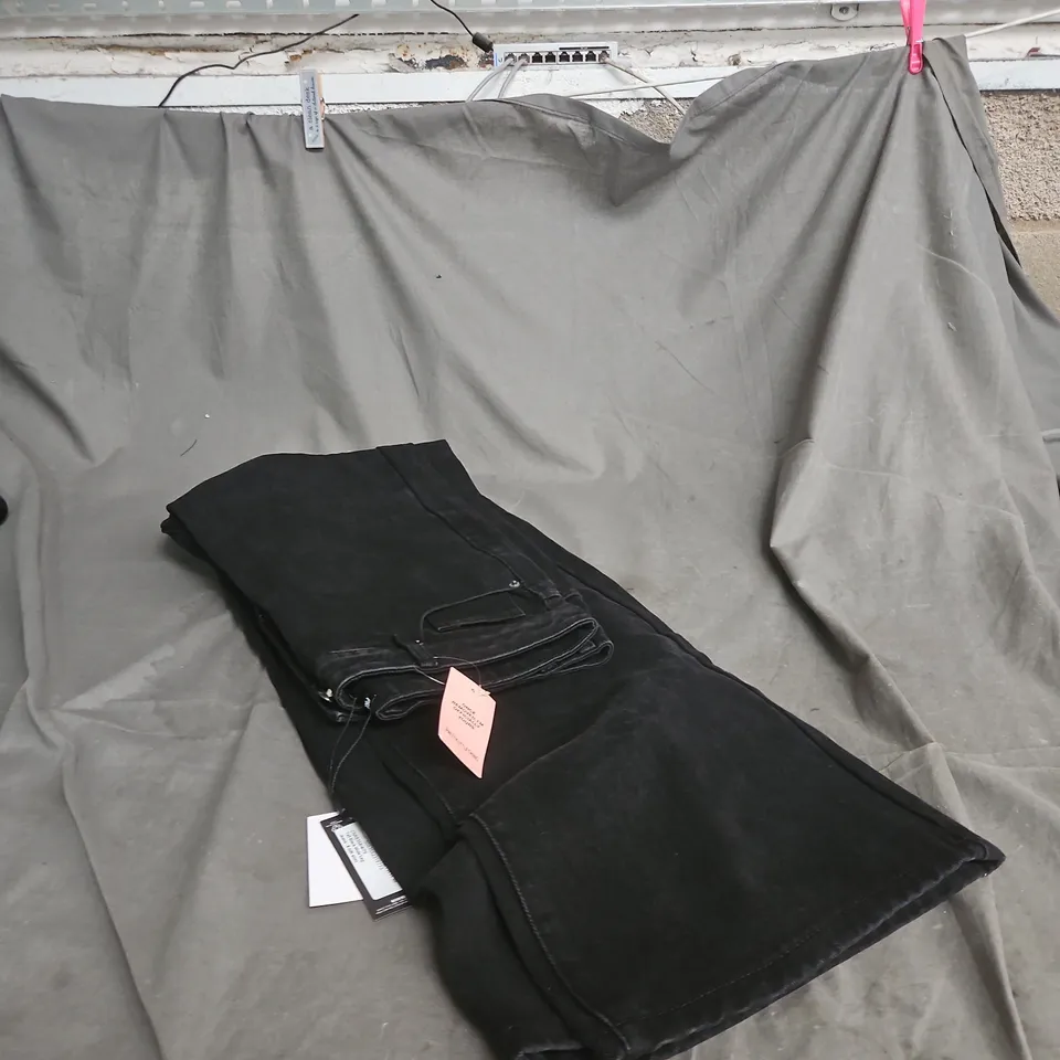 PRETTYLITTLETHING TALL BLACK WIDE-LEG JEANS – UK 8