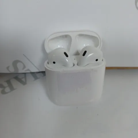 APPLE AIRPODS 1ST GENERATION 