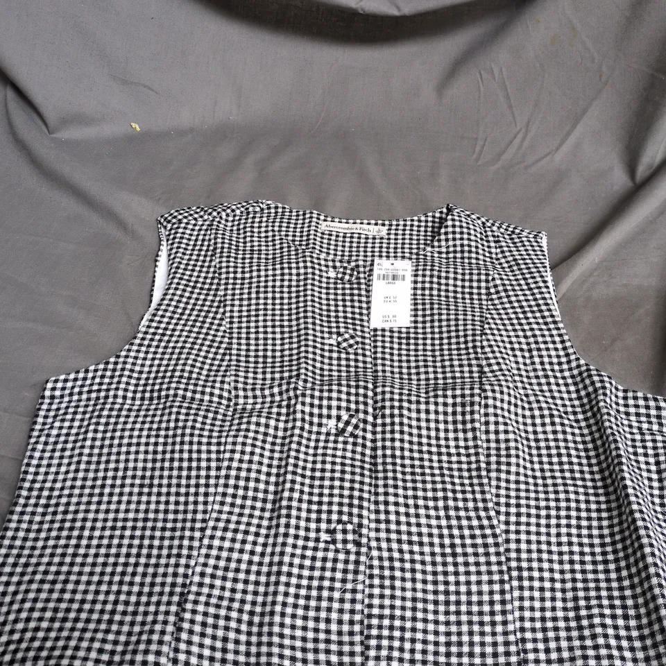 ABERCROMBIE & FITCH GINGHAM SLEEVELESS TOP, SIZE L