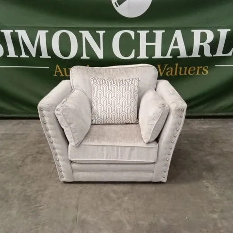 LAVELLO FABRIC CHAIR