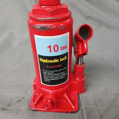 UNBRANDED BOTTLE SHAPE 1- TON HYDRAULIC JACK IN RED
