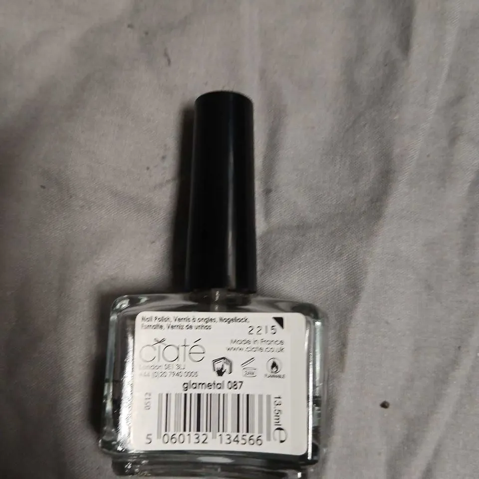 BOX OF APPROXIMATELY 200 CIATÉ PAINT POTS NAIL POLISH – GLAMBERED 067, GOLD GLITTER-NO EXPIRY DATE SHOWN 