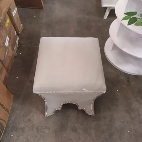 HARLEYSVILLE SQUARE OTTOMAN STORAGE - SLIGHT MARKS 