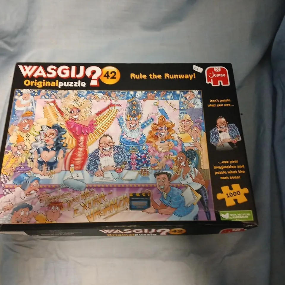 WASGIJ ORIGINAL PUZZLE 42: RULE THE RUNWAY! – 1000 PIECE JUMBO JIGSAW PUZZLE (BOXED)