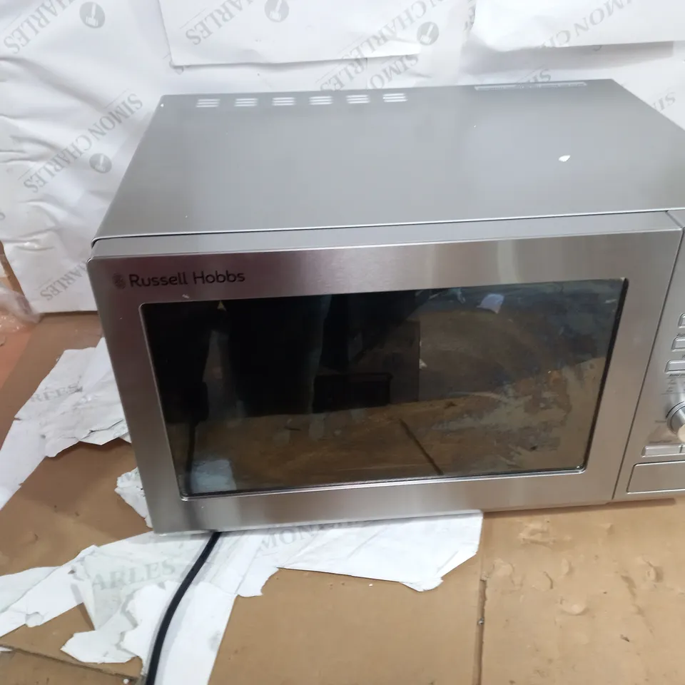 RUSSELL HOBBS FAMILY SIZE SILVER MICROWAVE 