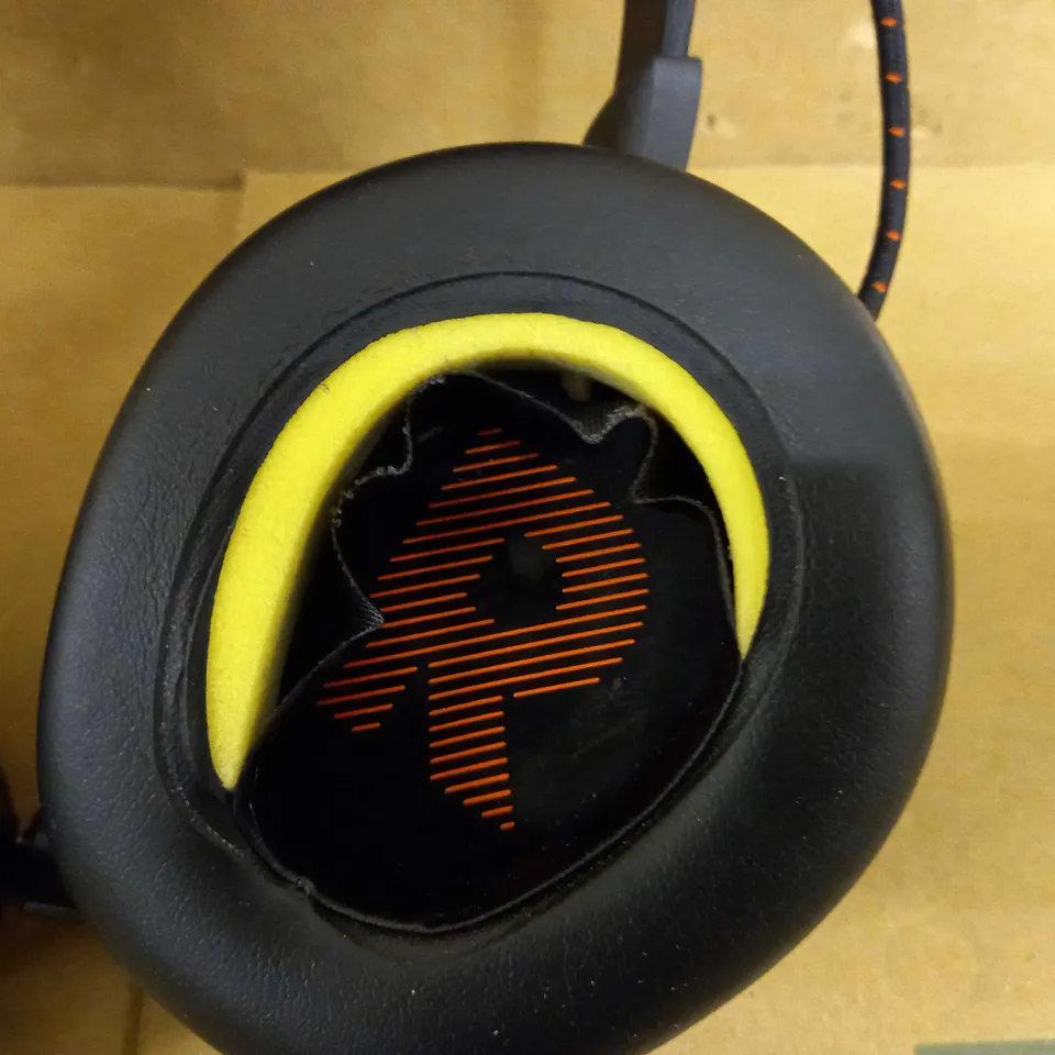 JBL QUANTUM ONE GAMING HEADSET - BLACK/ORANGE 