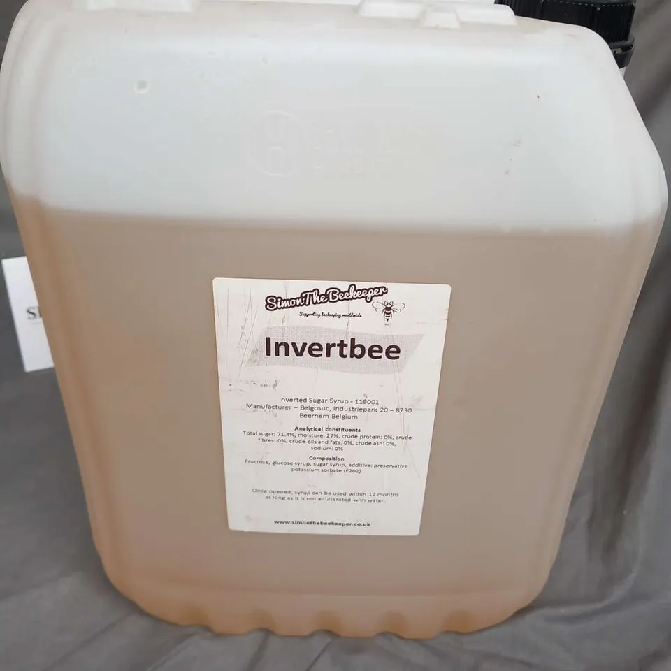 LARGE BOTTLE OF SIMON THE BEEKEEPERINVERTBEE INVERTED SUGAR SYRUP 