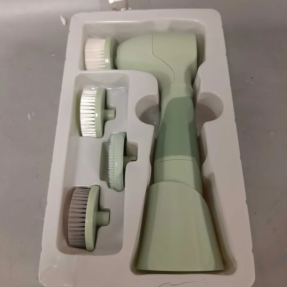 BLUSHLY CLEANSING & EXFOLIATING FACE BRUSH