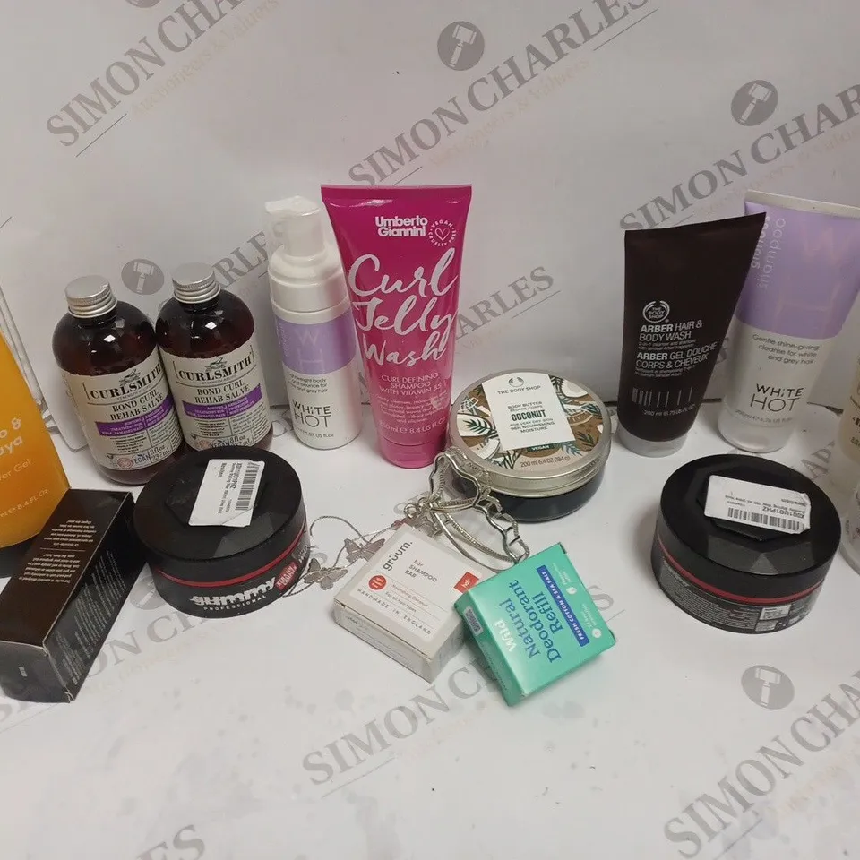APPROXIMATELY 15 ASSORTED HEALTH AND BEAUTY ITEMS INCLUDING THE BODY SHOP PRODUCTS, CURLSMITH