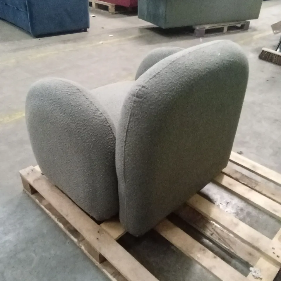QUALITY DESIGNER GREY FABRIC UPHOLSTERED CHAIR