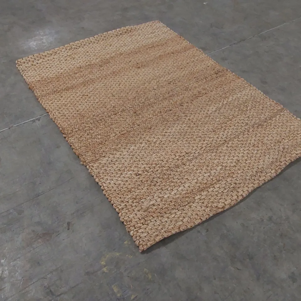 QUALITY DESIGNER AREA RUG - APPROXIMATELY 174 x 120cm