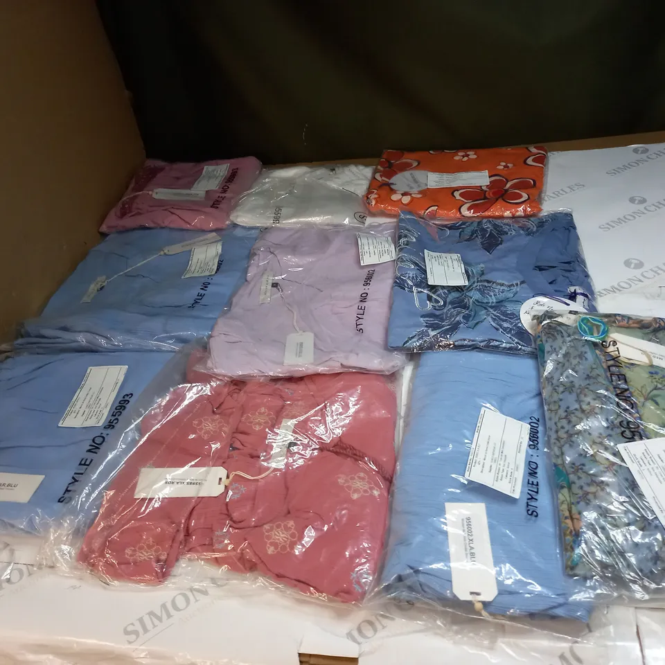 BAG OF APPROX 10 ASSORTED CLOTHING ITEMS TO INCLUDE - MAISON DE NIMES - EMELIA