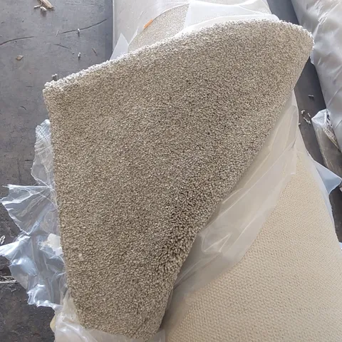 ROLL OF QUALITY EC HEARTLAND ULTRA BROADHEATH CARPET // APPROX SIZE: 4 X 3.15m