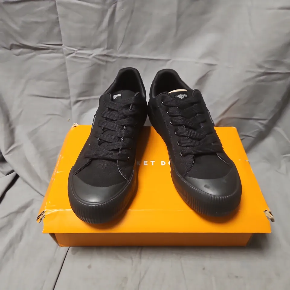 BOXED ROCKET DOG CHEERY CANVAS SNEAKERS – BLACK, UK 6 (EU 39) – WOMEN'S