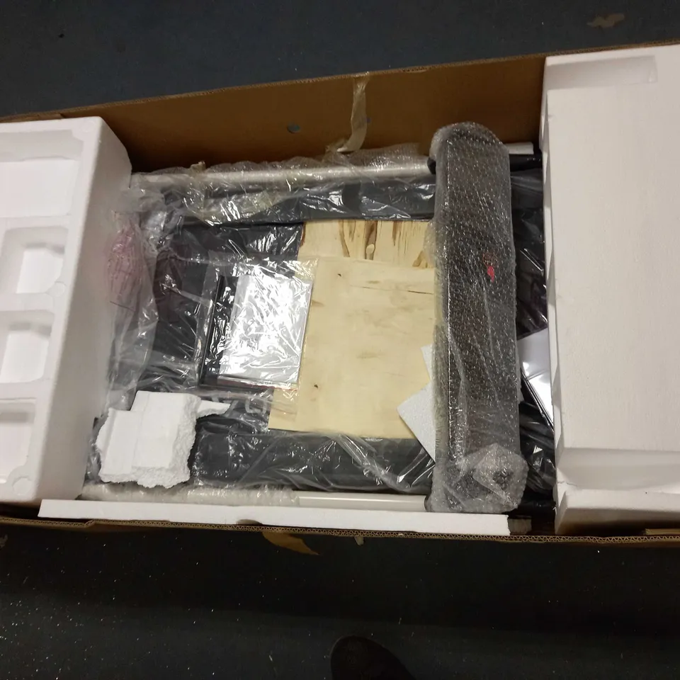 CITYSPORTS WP5 TREADMILL COLLECTION ONLY