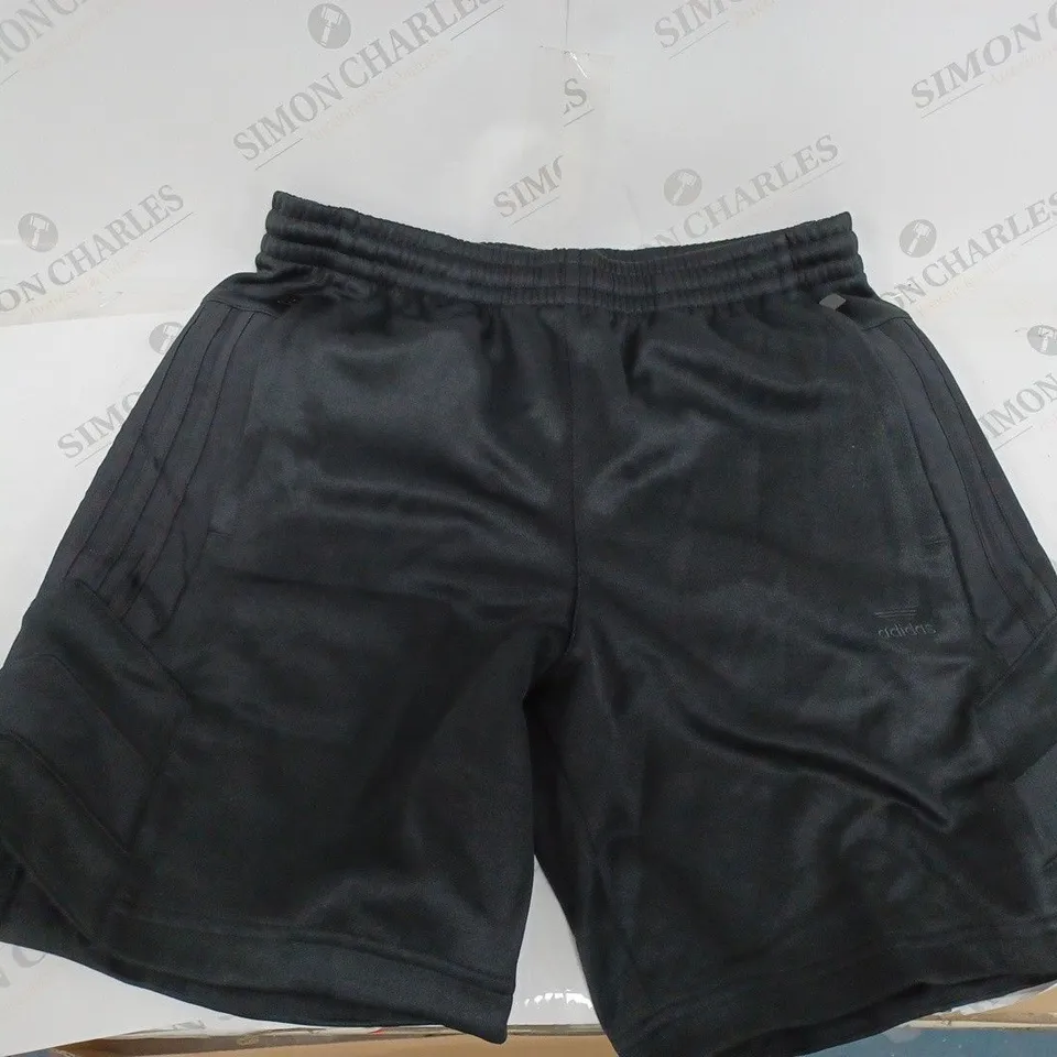 ADIDAS POLY SHORTS IN BLACK - M