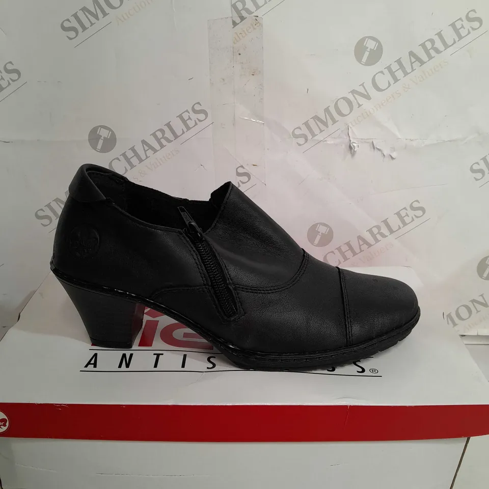 BOXED PAIR OF RIEKER SHOE BOOTS IN BLACK UK SIZE 6