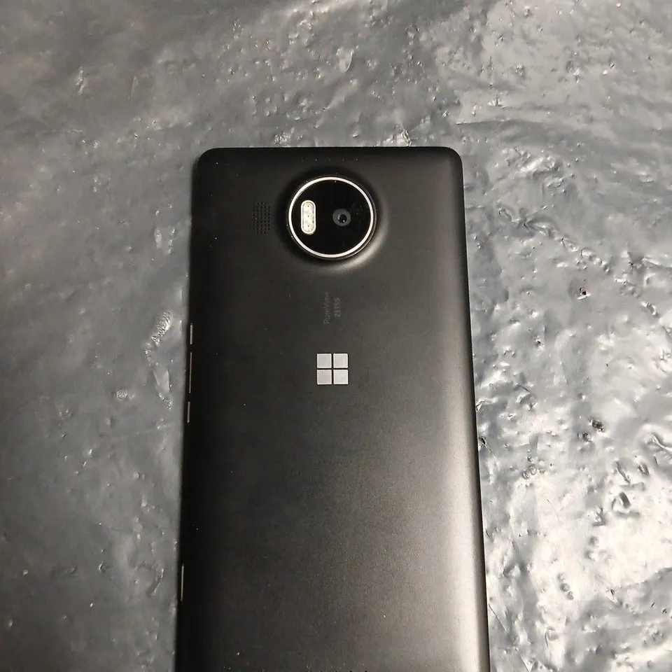 MICROSOFT WINDOWS PHONE SMARTPHONE – BLACK 