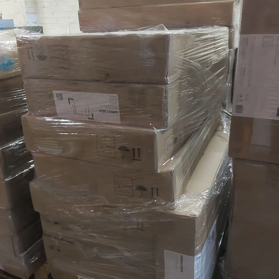 PALLET CONTAINING A LARGE QUANTITY OF BRAND NEW ZORRAS WALNUT EFFECT DESKS 