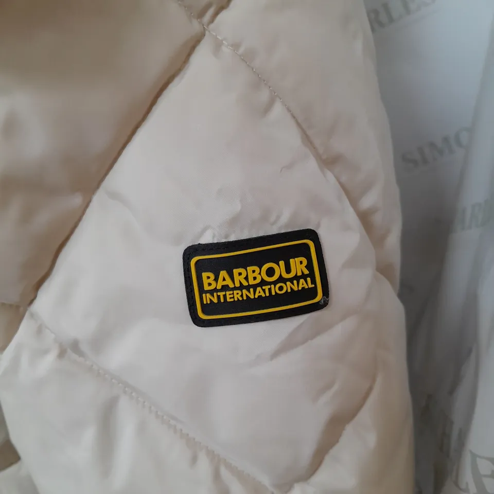 BARBOUR INTERNATIONAL QUILTED FUR COLLAR JACKET IN JASMINE SIZE 10