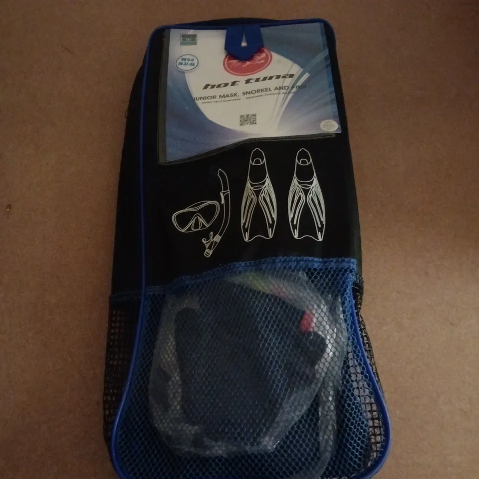 HOT TUNA JUNIOR MASK, SNORKEL & FINS - UK 5-6