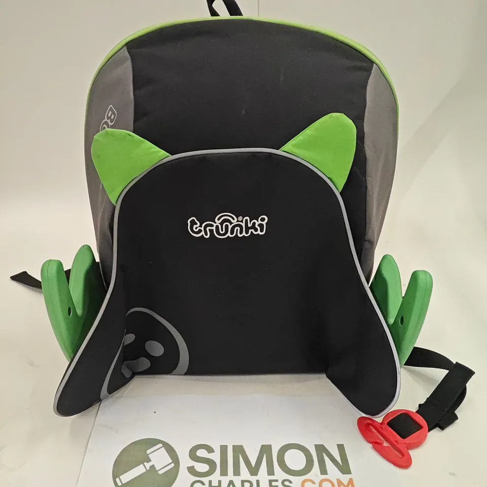 TRUNKI BOOST-A-PACK IN BLACK/GREEN