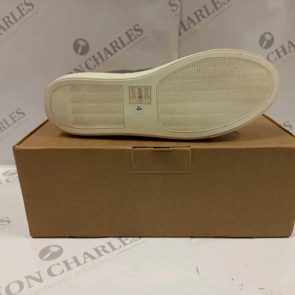 BOXED PAIR OF MAISON DE NIMES LEATHER ZIP SIDE TRAINERS IN PEWTER - SIZE 4