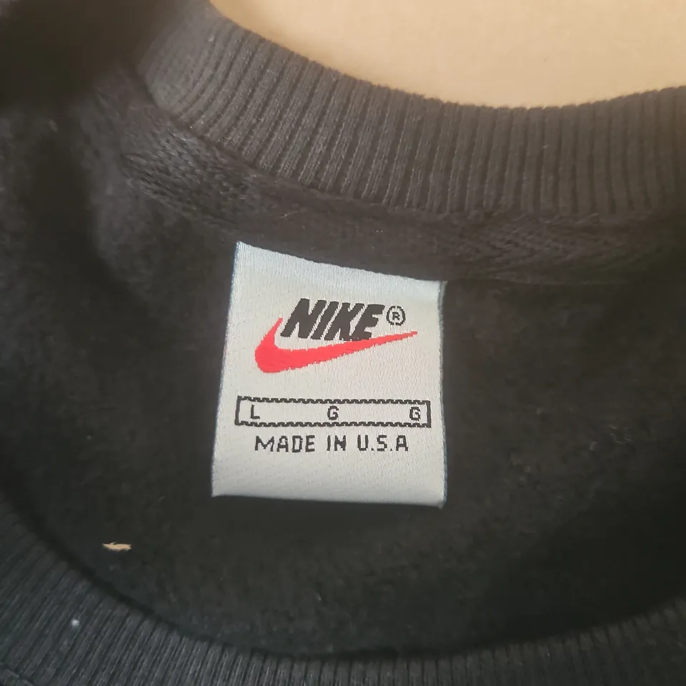 NIKE LOGO SWEATER IN BLUE/BLACK - LARGE