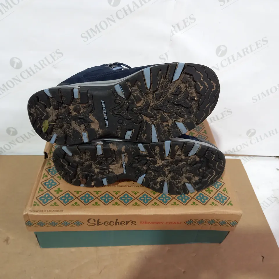 BOXED PAIR OF SKECHERS - SIZE 6.5