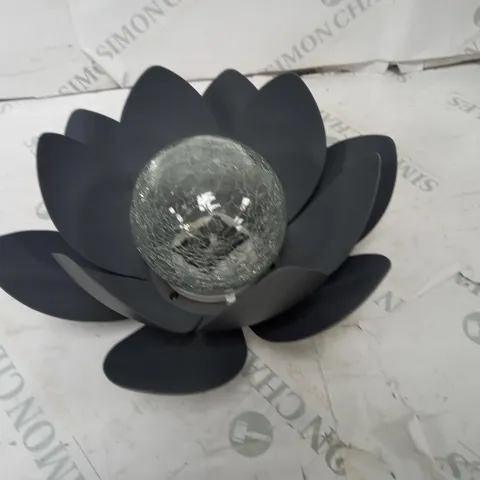 AURAGLOW SOLAR IRON WATERLILY GREY