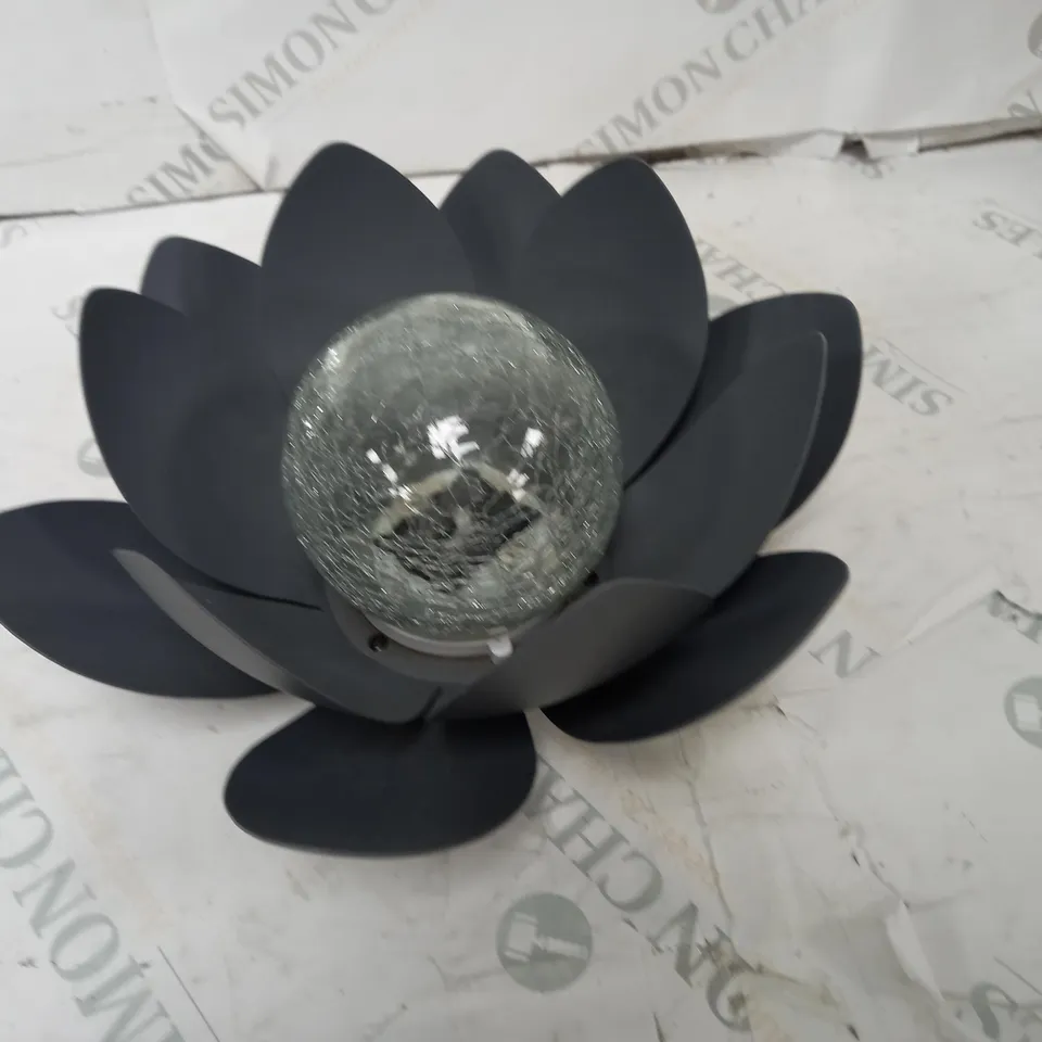 AURAGLOW SOLAR IRON WATERLILY GREY 