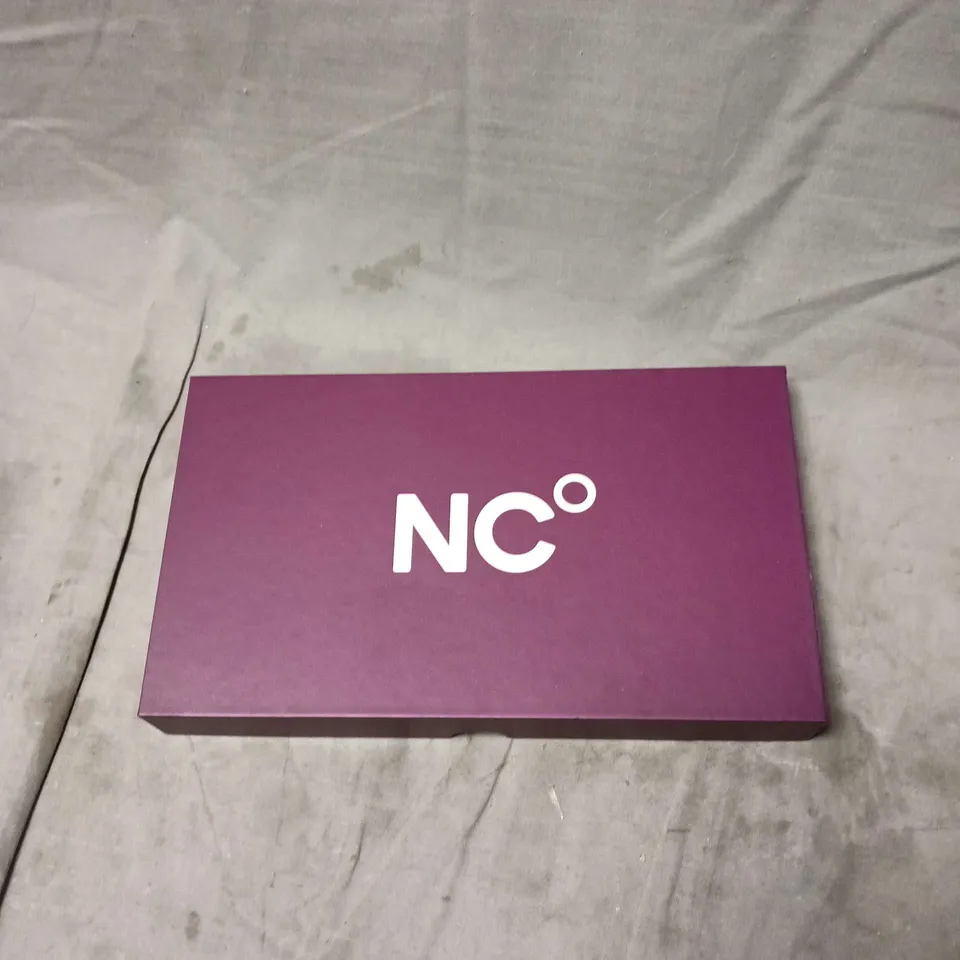 NC° PURPLE SMART WRISTBAND, TEMPERATURE MEASURING WEARABLE WITH USB CHARGING CABLE – BOXED