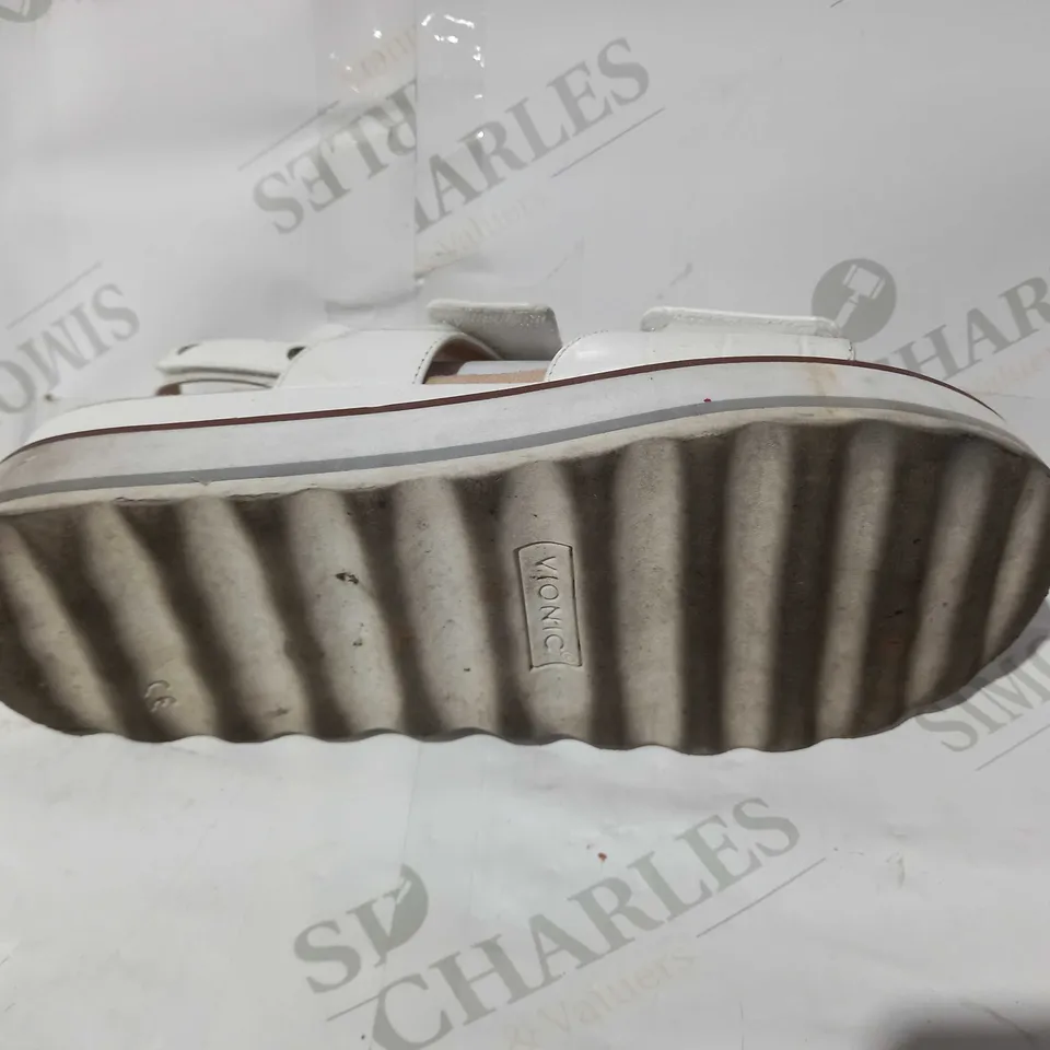BOXED PAIR OF VIONIC PHOE BELLA - WHITE, UK SIZE 6