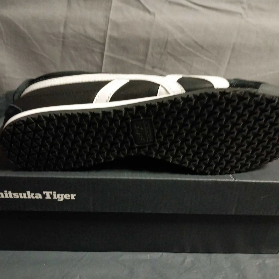 BOXED PAIR OF ONITSUKA TIGER SNEAKERS – UK SIZE 6