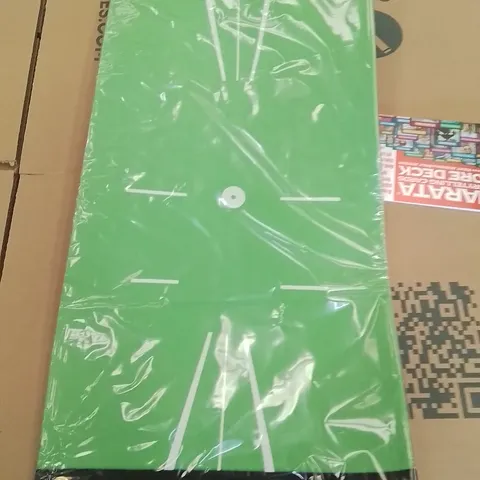 BOX TO CONTAIN APPROXIMATELY 50 GOLF TRAINING MATS
