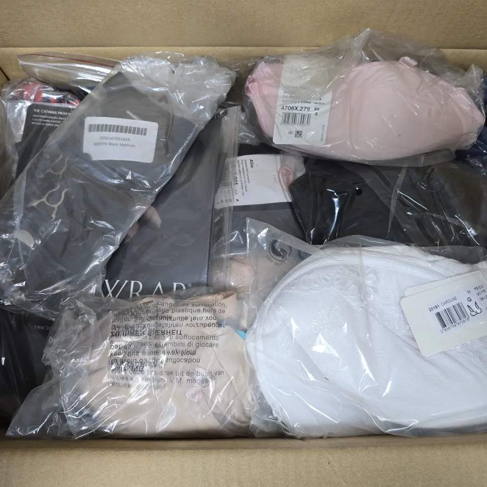 APPROXIMATELY 20 ASSORTED CLOTHING ITEMS IN VARIOUS COLOURS, SIZES, AND STYLES TO INCLUDE BRANDS SUCH AS ANITA, BODYWRAP SHAPEWEAR, LISCA, ETC