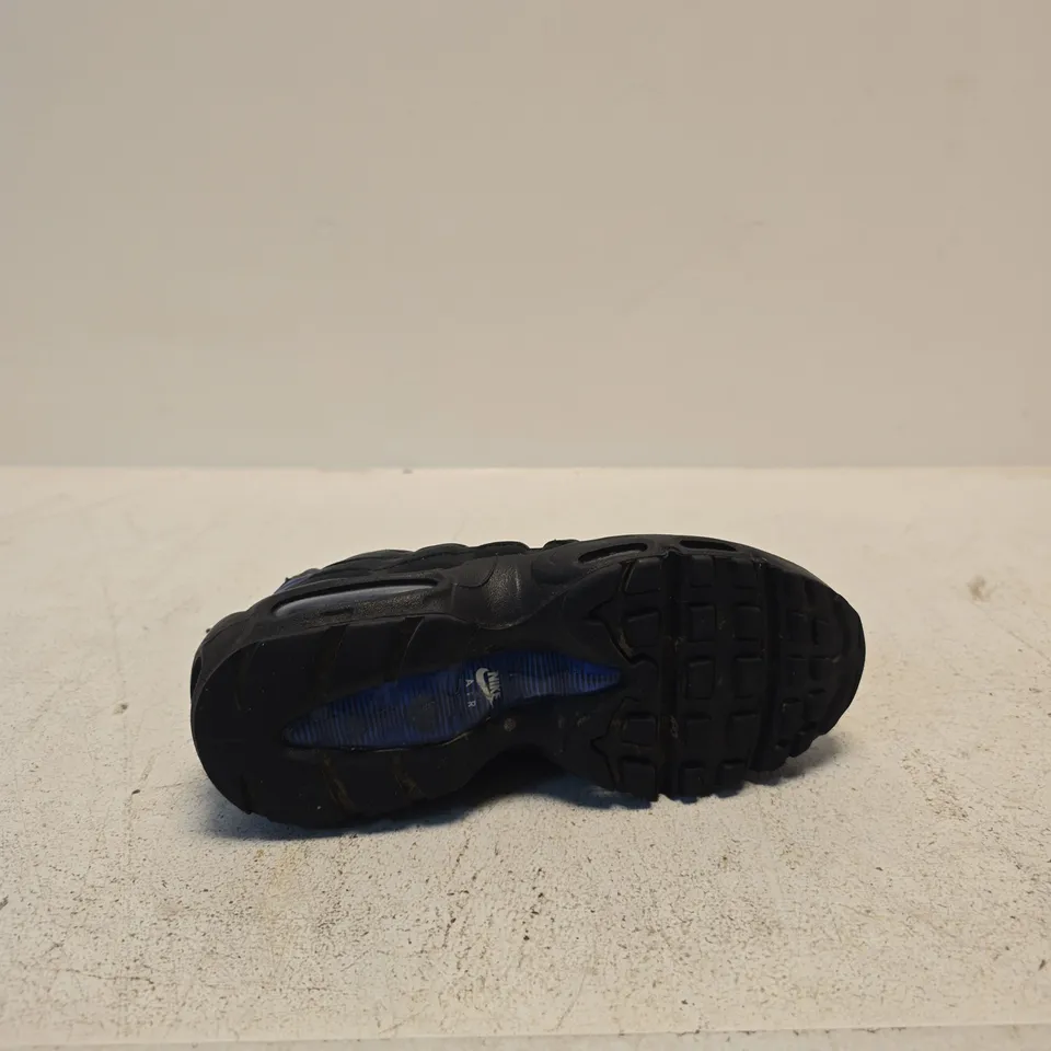 NIKE BLACK RUNNER SHOES – UK 5