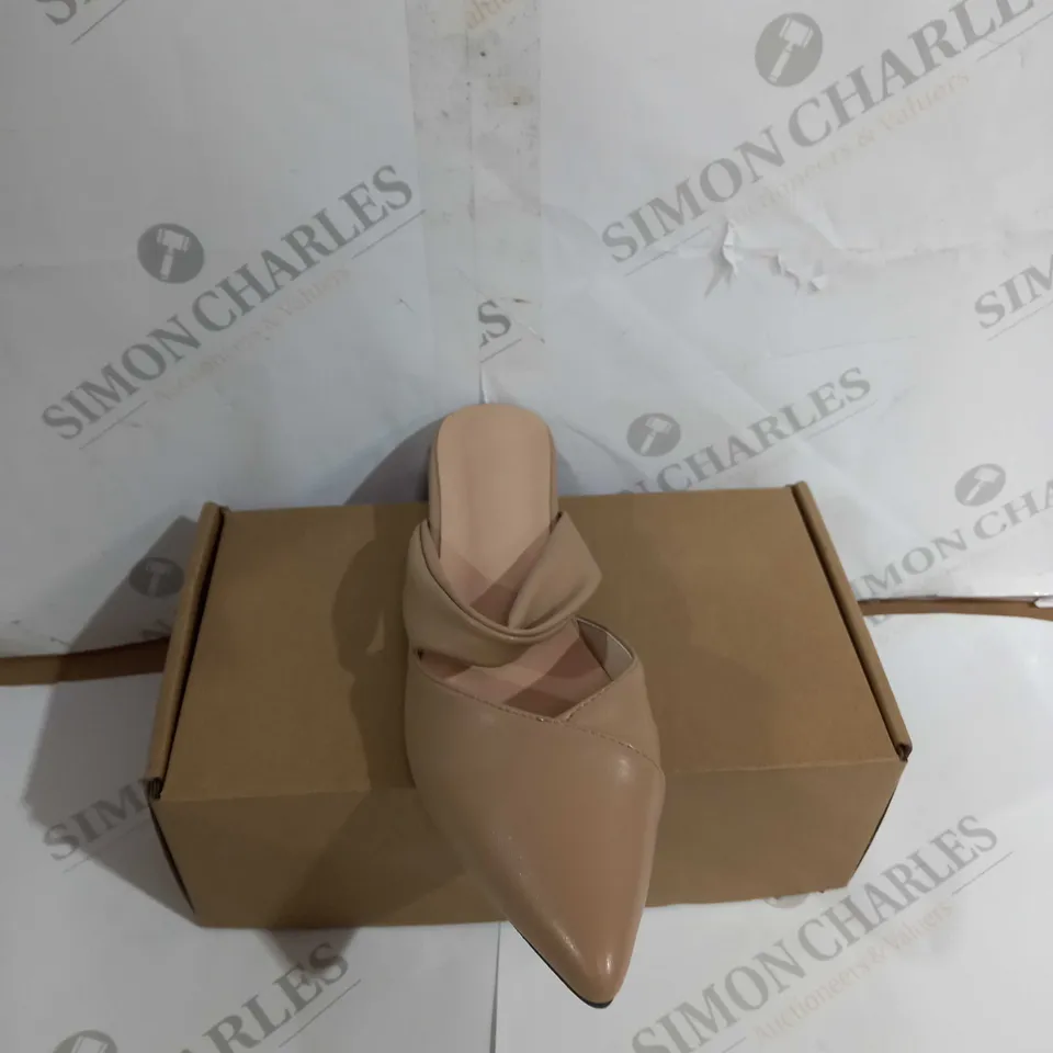 BOXED PAIR OF NUDE SANDALS SIZE 39