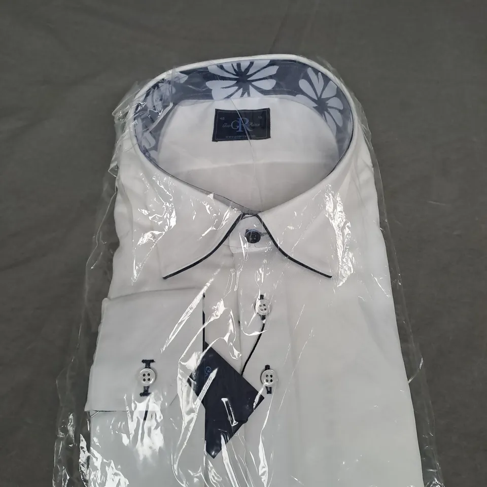 SEALED GEE RICCI BUTTONED SHIRT SIZE UNSPECIFIED