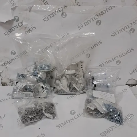 BOX OF APPROX 7 ASSORTED ITEMS TO INCLUDE - POZI SELF TAPPERS - POZI M SCREW STAINLESS STEEL - M5 CASE NUT ECT