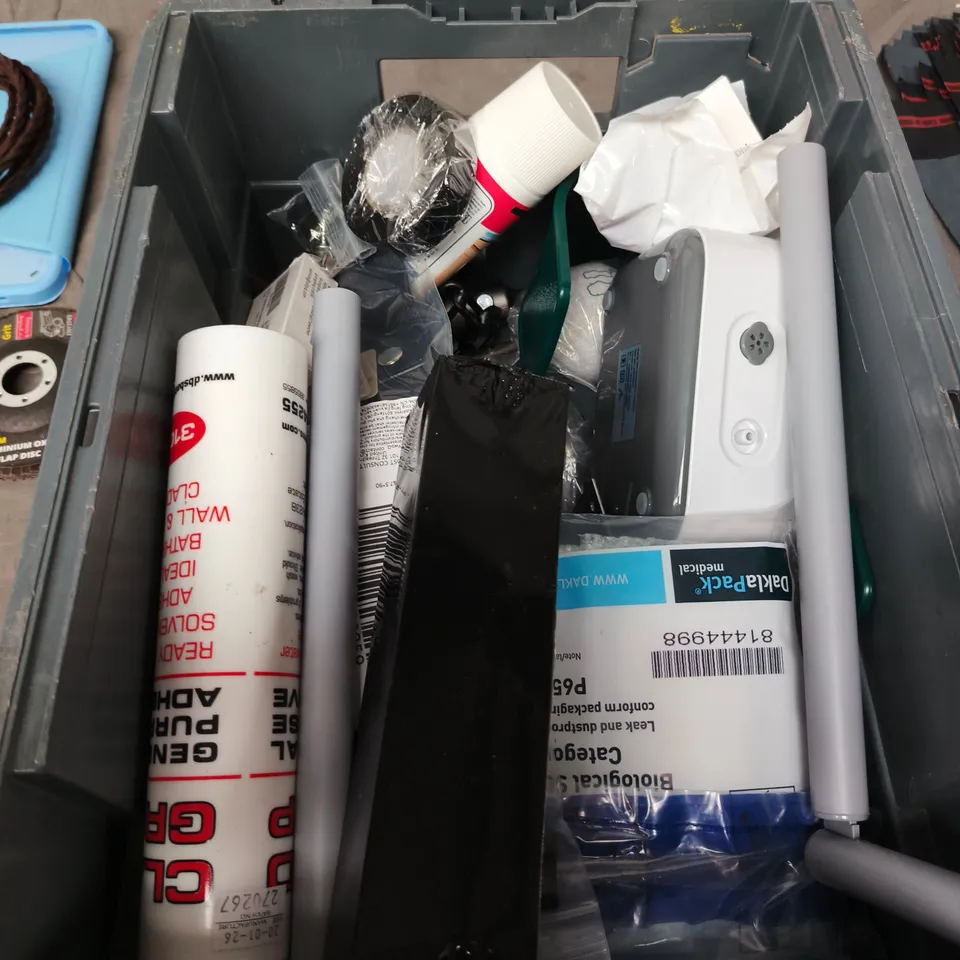 APPROXIMATELY 15 ASSORTED HOUSEHOLD PRODUCTS TO INCLUDE LAMINATING POUCHES , CUTTING DISCS , ETC 