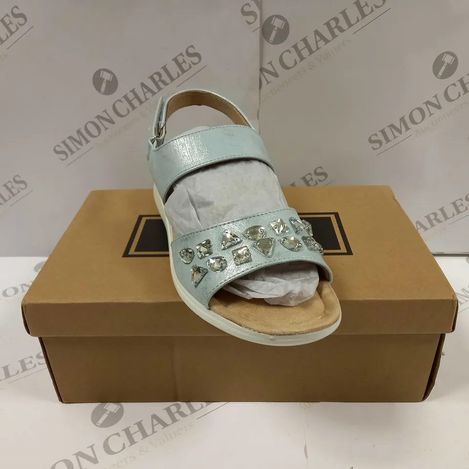 BOXED PAIR OF CUSHION WALK JEWELLED SANDALS IN SILVER - SIZE 5