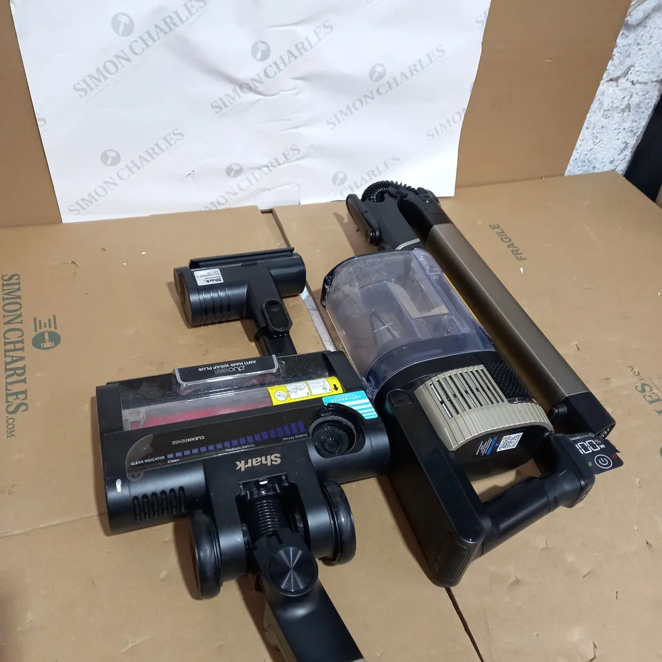 SHARK CORDLESS STICK VACUUM CLEANER PET PRO MODEL