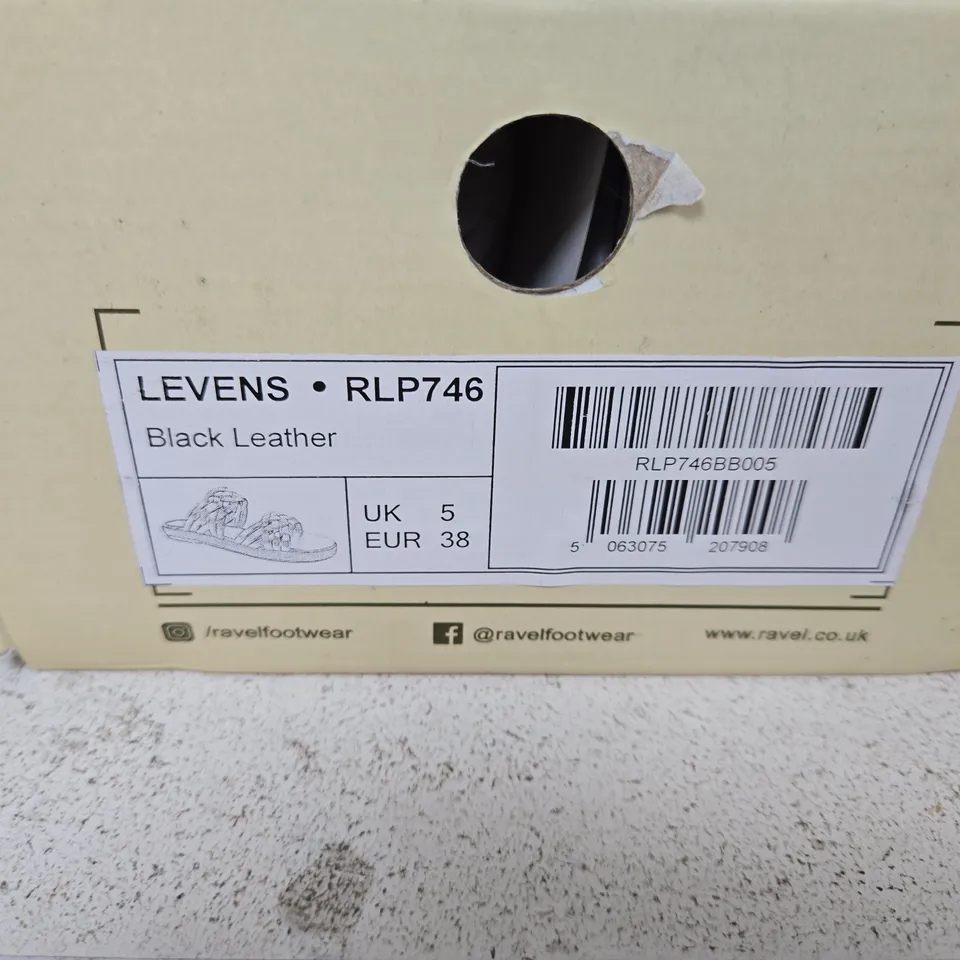 RAVEL LEVENS RLP746 BLACK LEATHER SANDALS – UK 5
