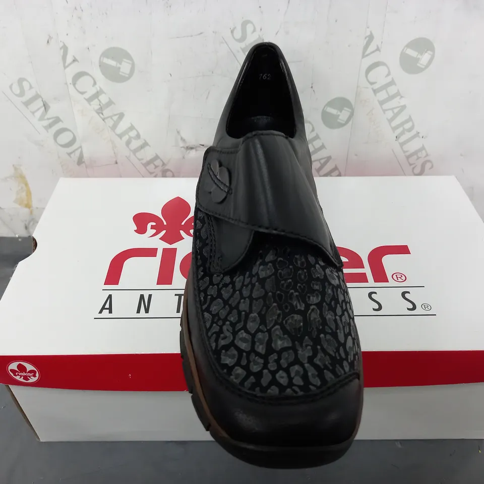 BOXED RIEKER ANTISTRESS VELCRO STRAP SHOES IN BLACK - SIZE 39