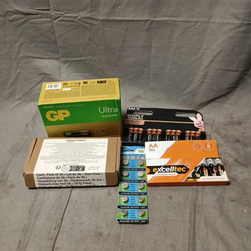 APPROXIMATELY 25 ASSORTED BATTERY ITEMS TO INCLUDE DURACELL, AMAZON, GP, TMI ETC