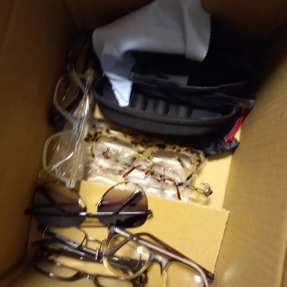 BOX OF APPROXIMATELY 10 ASSORTED SUNGLASSES TO INCLUDE FIRMOO, SPECSAVERS, ODDBALLS ETC
